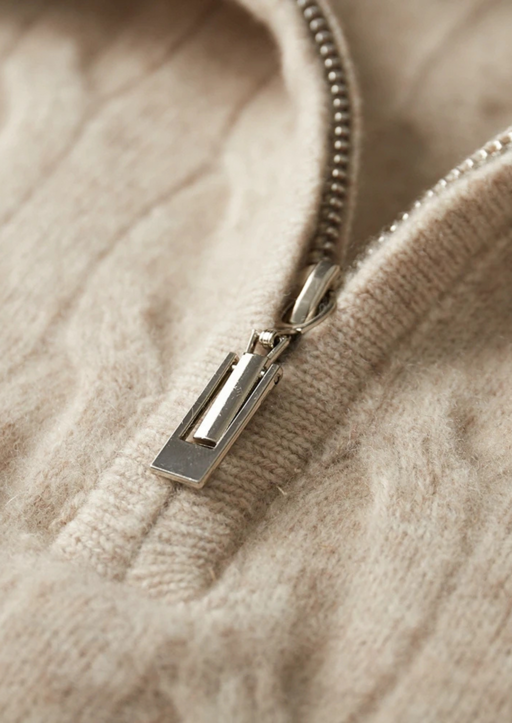 PURE EXTRA-FINE MERINO WOOL CABLE HALF ZIP