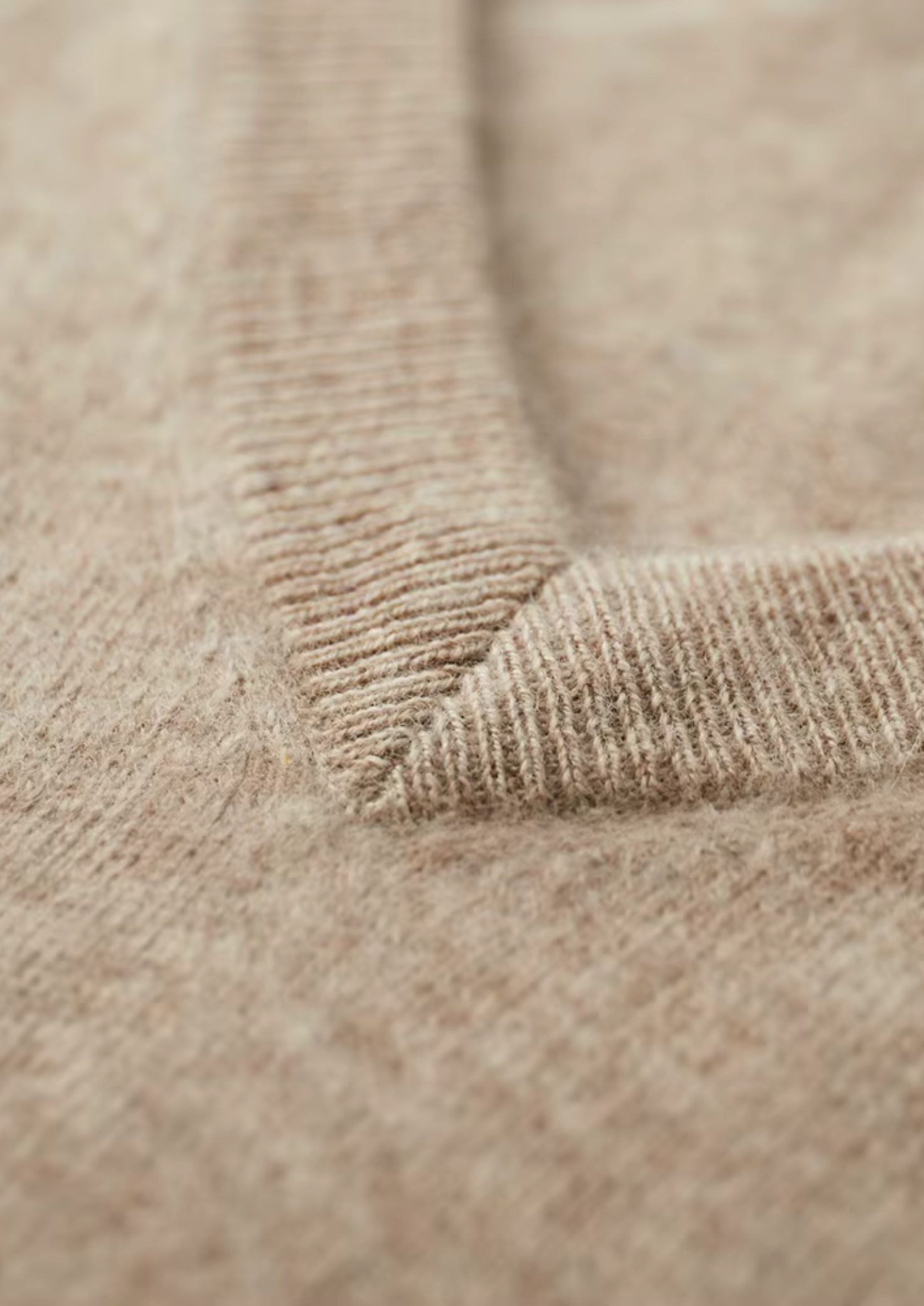 PURE EXTRA-FINE MERINO WOOL CLASSIC V-NECK SWEATER