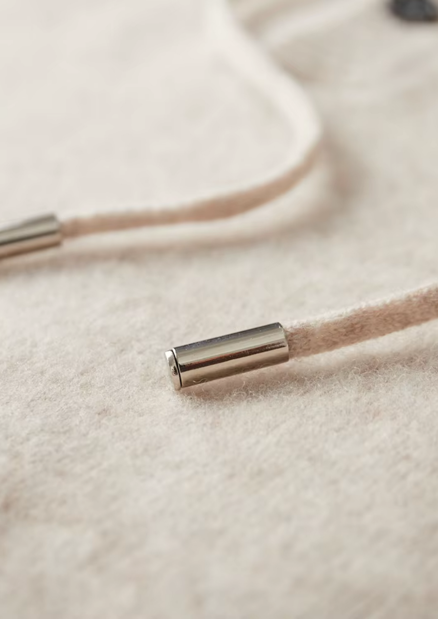 PURE EXTRA-FINE MERINO WOOL BUTTON HOODIE