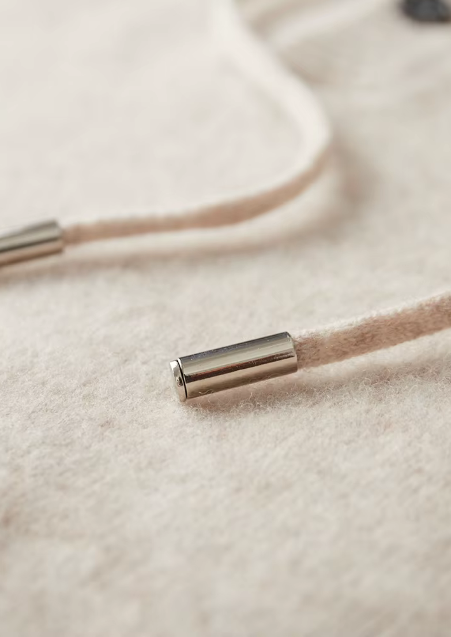 PURE EXTRA-FINE MERINO WOOL BUTTON HOODIE