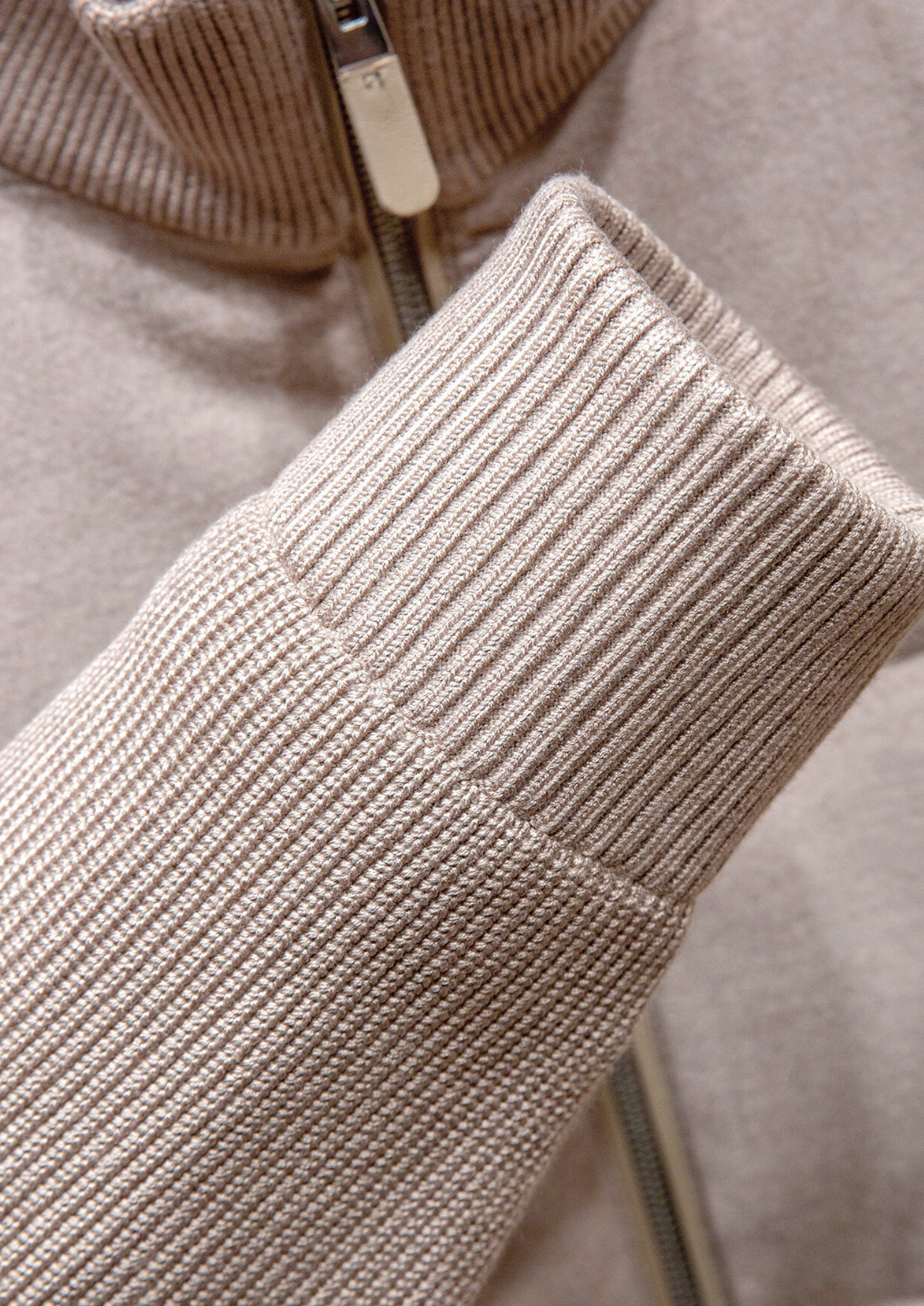 URBAN HYBRID BOMBER JACKET